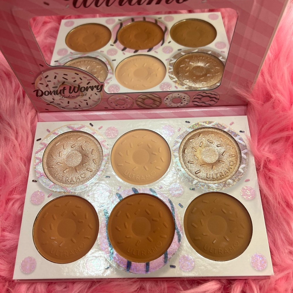 ULTRAMO DONUT WORRY LOOK’N SWEET PALETTE